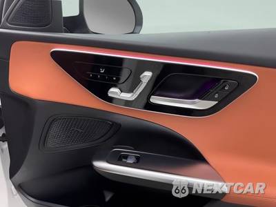 2025 Mercedes-Benz C 300 4MATIC - zdjęcie 32 z 40 - miniatura