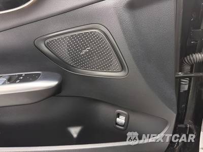 2025 Mercedes-Benz C 300 4MATIC - zdjęcie 22 z 38 - miniatura