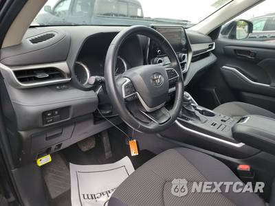 2024 Toyota Highlander LE - zdjęcie 11 z 35 - miniatura
