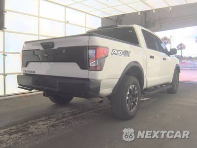 2020 Nissan TITAN PRO-4X Crew Cab Short Bed - zdjęcie 4 z 31 - miniatura
