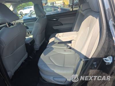 2023 Toyota Highlander Hybrid XLE - zdjęcie 13 z 25 - miniatura