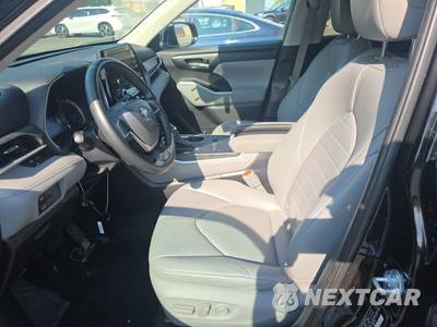 2023 Toyota Highlander Hybrid XLE - zdjęcie 7 z 25 - miniatura