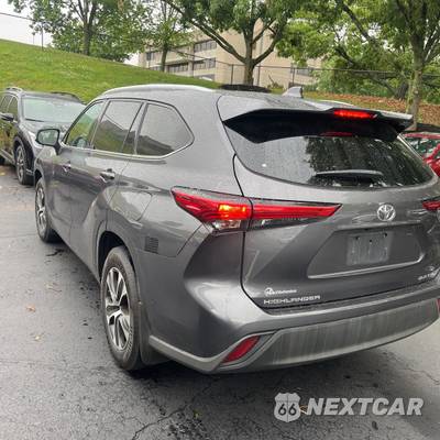 2022 Toyota Highlander XLE - zdjęcie 3 z 18 - miniatura