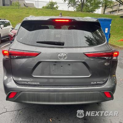 2022 Toyota Highlander XLE - zdjęcie 4 z 18 - miniatura
