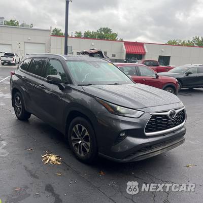 2022 Toyota Highlander XLE - zdjęcie 2 z 18 - miniatura