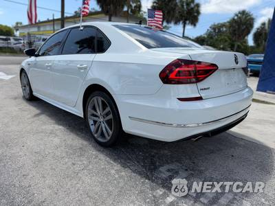 2018 Volkswagen Passat 2.0T R-Line - zdjęcie 13 z 39 - miniatura