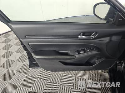 2024 Nissan Altima SV - zdjęcie 9 z 17 - miniatura