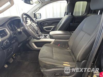 2017 Nissan TITAN SV Extended Cab Medium Bed - zdjęcie 7 z 32 - miniatura