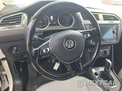 2018 Volkswagen Tiguan SEL - zdjęcie 10 z 17 - miniatura