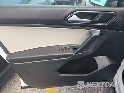 2018 Volkswagen Tiguan SEL - zdjęcie 9 z 17 - miniatura