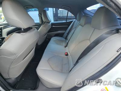 2019 Toyota Camry SE - zdjęcie 13 z 26 - miniatura
