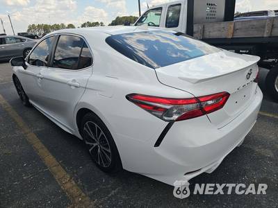 2019 Toyota Camry SE - zdjęcie 6 z 26 - miniatura