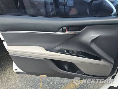 2019 Toyota Camry SE - zdjęcie 9 z 26 - miniatura