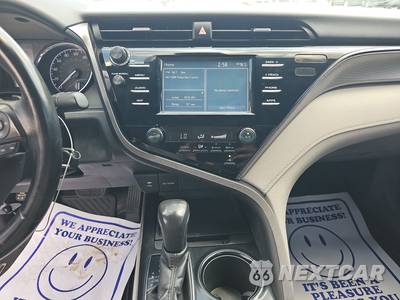 2019 Toyota Camry SE - zdjęcie 11 z 26 - miniatura
