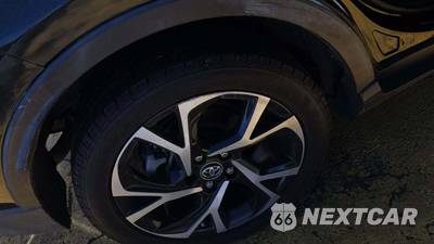 2018 Toyota C-HR XLE - zdjęcie 25 z 42 - miniatura