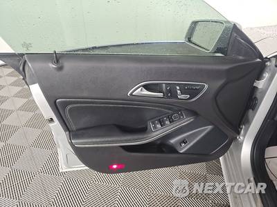 2018 Mercedes-Benz CLA 250 4MATIC - zdjęcie 9 z 32 - miniatura