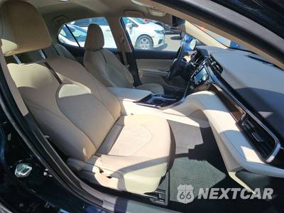 2020 Toyota Camry Hybrid LE - zdjęcie 8 z 21 - miniatura