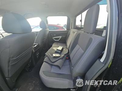 2020 Nissan TITAN SV Crew Cab Short Bed - zdjęcie 13 z 24 - miniatura
