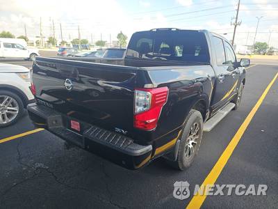 2020 Nissan TITAN SV Crew Cab Short Bed - zdjęcie 4 z 24 - miniatura