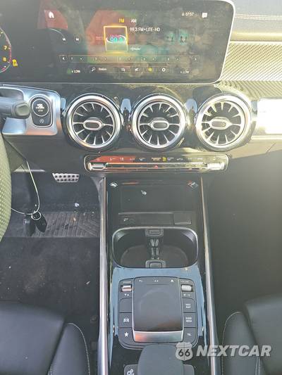 2021 Mercedes-Benz AMG GLB 35 4MATIC - zdjęcie 11 z 18 - miniatura