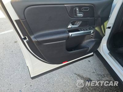 2021 Mercedes-Benz AMG GLB 35 4MATIC - zdjęcie 9 z 18 - miniatura