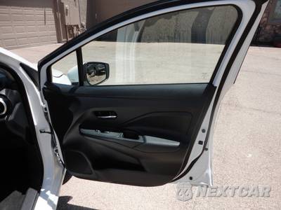 2025 Nissan Versa SV - zdjęcie 40 z 97 - miniatura