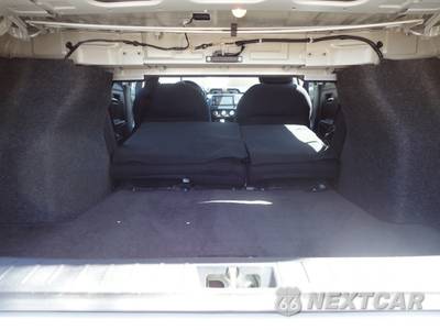 2025 Nissan Versa SV - zdjęcie 86 z 97 - miniatura