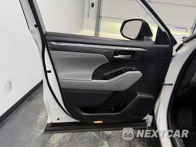 2021 Toyota Highlander Platinum - zdjęcie 10 z 30 - miniatura