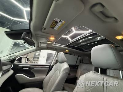 2021 Toyota Highlander Platinum - zdjęcie 12 z 30 - miniatura