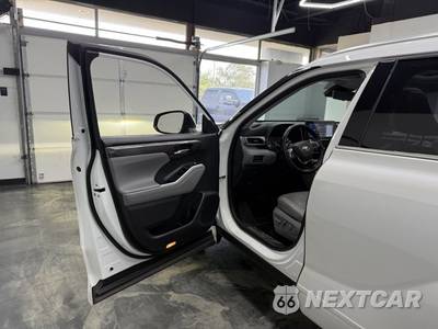 2021 Toyota Highlander Platinum - zdjęcie 9 z 30 - miniatura