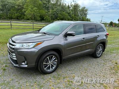 2019 Toyota Highlander XLE - zdjęcie 1 z 39 - miniatura