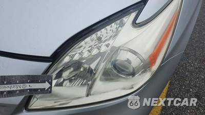 2013 Toyota Prius Three - zdjęcie 33 z 35 - miniatura