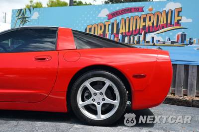 2004 Chevrolet Corvette Coupe - zdjęcie 8 z 44 - miniatura