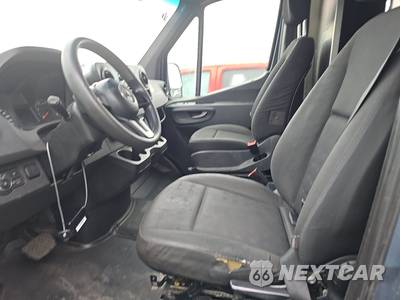 2019 Mercedes-Benz Sprinter 2500 Cargo Van Standard Roof 144.0" WB - zdjęcie 7 z 16 - miniatura
