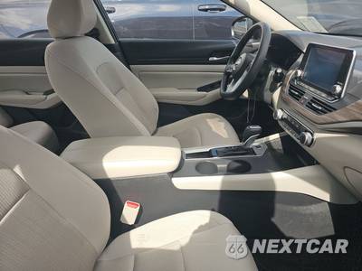 2025 Nissan Altima SV - zdjęcie 8 z 18 - miniatura