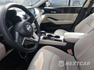 2025 Nissan Altima SV - zdjęcie 7 z 18 - miniatura