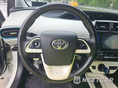 2017 Toyota Prius Four - zdjęcie 10 z 18 - miniatura