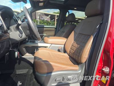 2024 Nissan TITAN Platinum Reserve Crew Cab Short Bed - zdjęcie 13 z 29 - miniatura