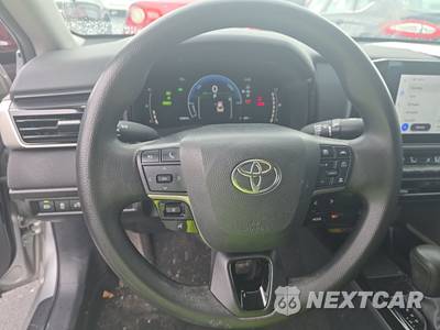 2025 Toyota Camry LE - zdjęcie 10 z 18 - miniatura