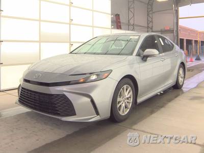 2025 Toyota Camry LE - zdjęcie 1 z 18 - miniatura