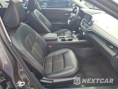 2022 Nissan Altima SR - zdjęcie 8 z 35 - miniatura