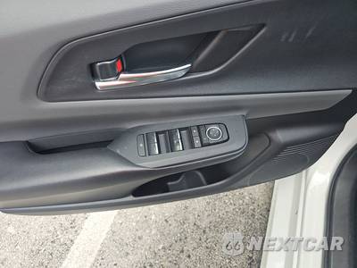2023 Toyota Prius XLE - zdjęcie 9 z 26 - miniatura