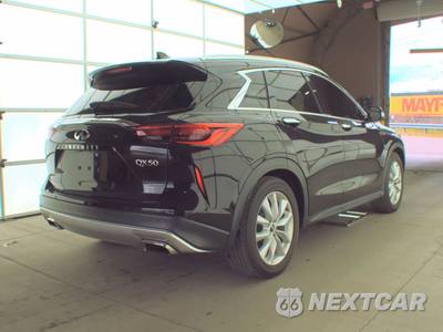 2019 INFINITI ESSENTIAL - zdjęcie 4 z 28 - miniatura