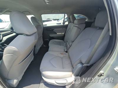2021 Toyota Highlander LE - zdjęcie 13 z 30 - miniatura