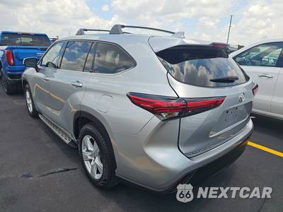 2021 Toyota Highlander LE - zdjęcie 6 z 30 - miniatura
