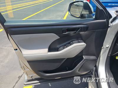 2021 Toyota Highlander LE - zdjęcie 9 z 30 - miniatura