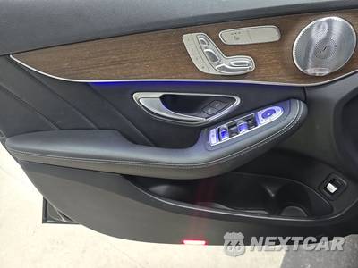 2020 Mercedes-Benz C 300 Sedan - zdjęcie 9 z 30 - miniatura