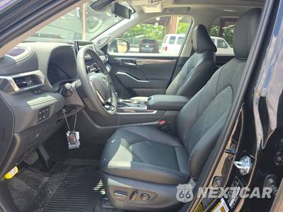 2026 Toyota Highlander Hybrid Platinum - zdjęcie 7 z 23 - miniatura