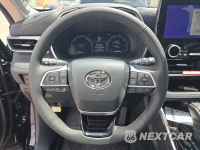 2026 Toyota Highlander Hybrid Platinum - zdjęcie 10 z 23 - miniatura