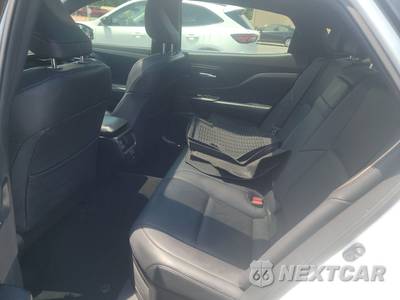 2023 Toyota Crown Limited - zdjęcie 13 z 21 - miniatura